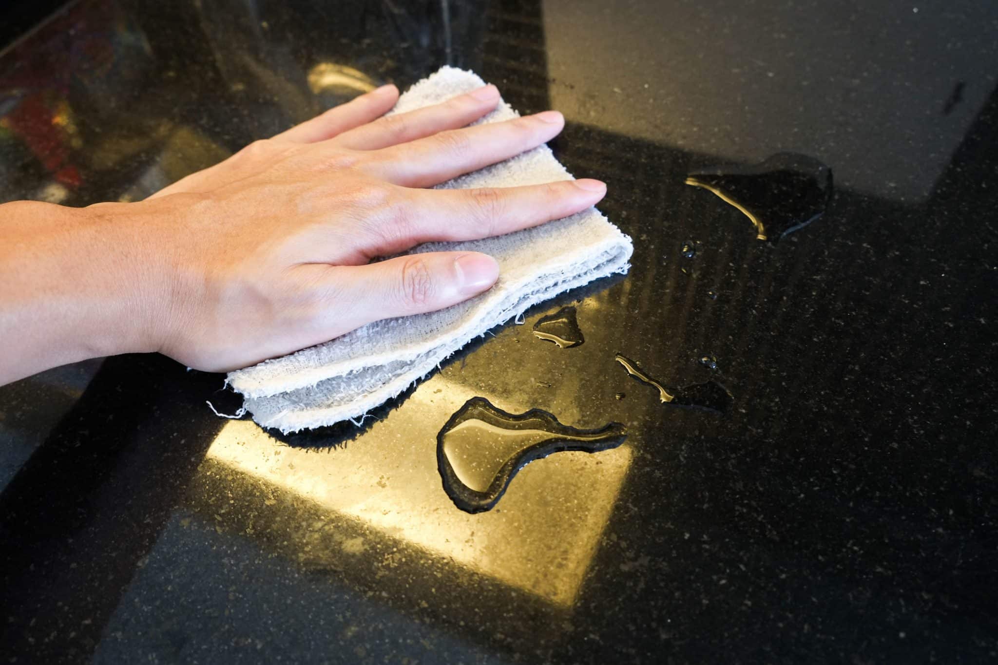 cleaning granite countertops