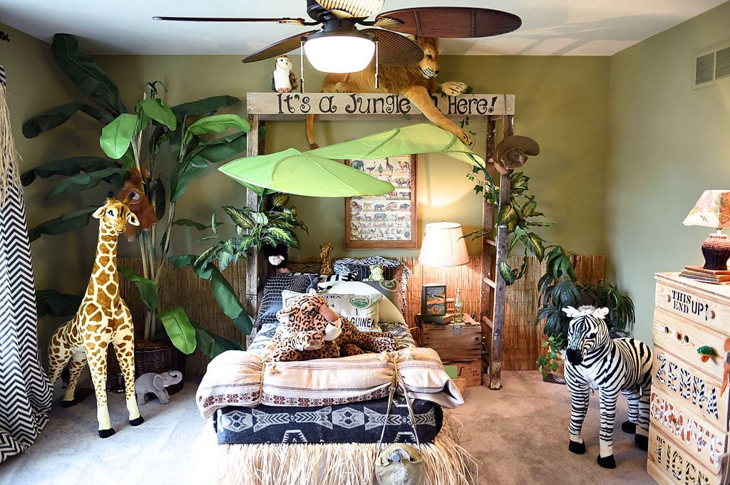 Cool Kids Bedroom Theme tropical bedroom