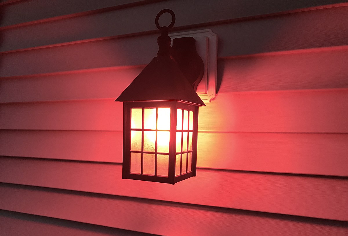 red porch light meaning