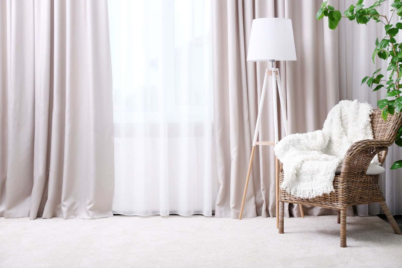 how to style curtain bangs