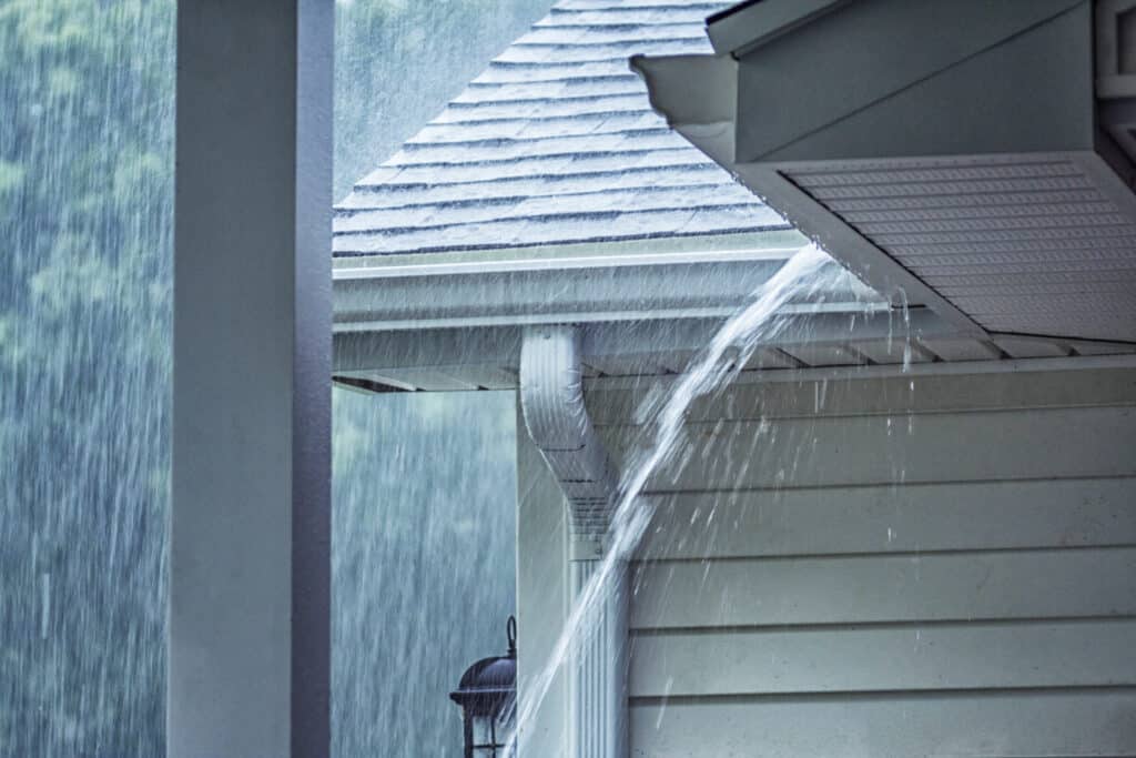 Roofing Damage because Poor Weather Conditions