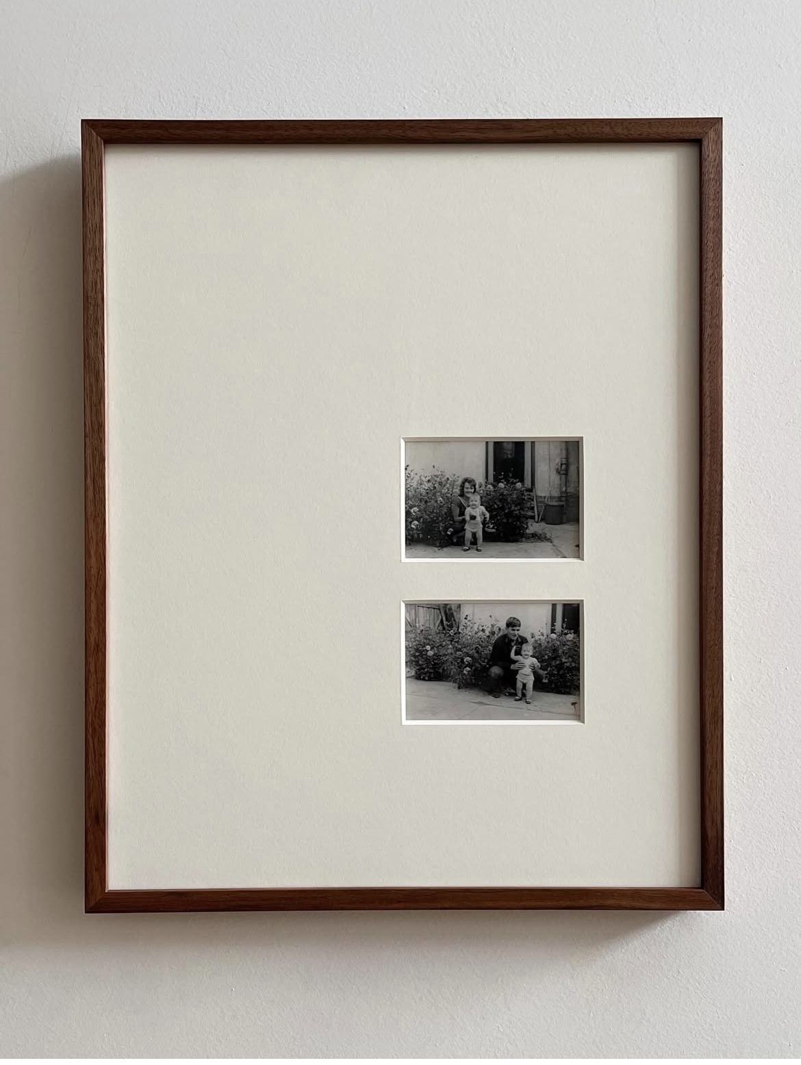 20 Corner Wall Gallery Ideas That Will Make You the Envy of Your Friends! - 5. Gallery of Memories 1